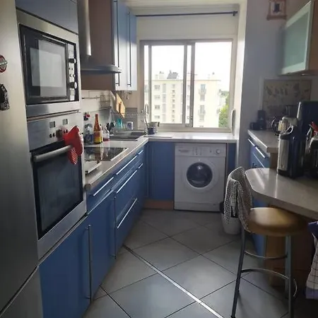 3 Bedroom Flat 3mins From Metro 30mins To Jo Match